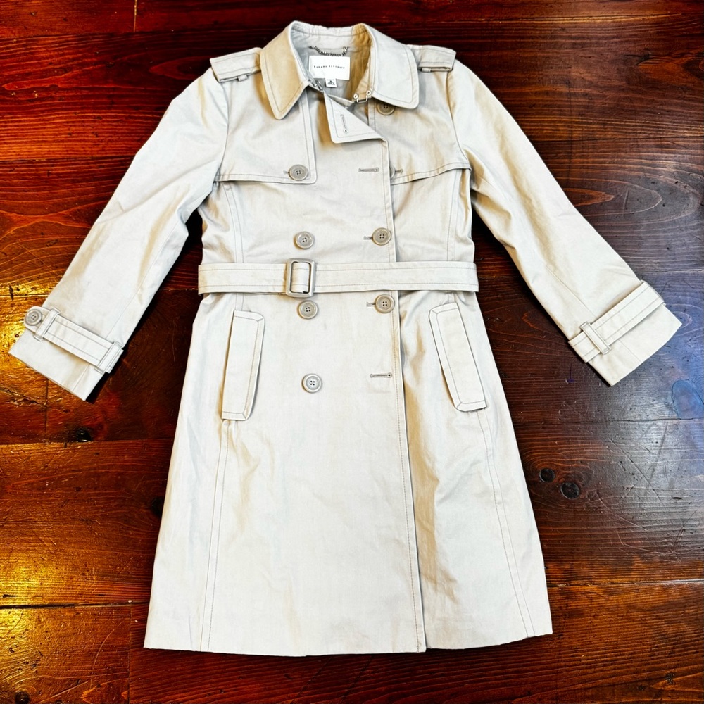 Banana Republic‎ Khaki Trench Coat with belt. Size Medium Petite